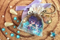 【凹凸世界】人魚雷卡金魚袋入油壓克力吊飾