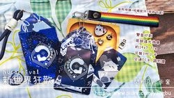 閃粉PVC卡套。新世界狂歡 NUcarnival。托帕&毛靈