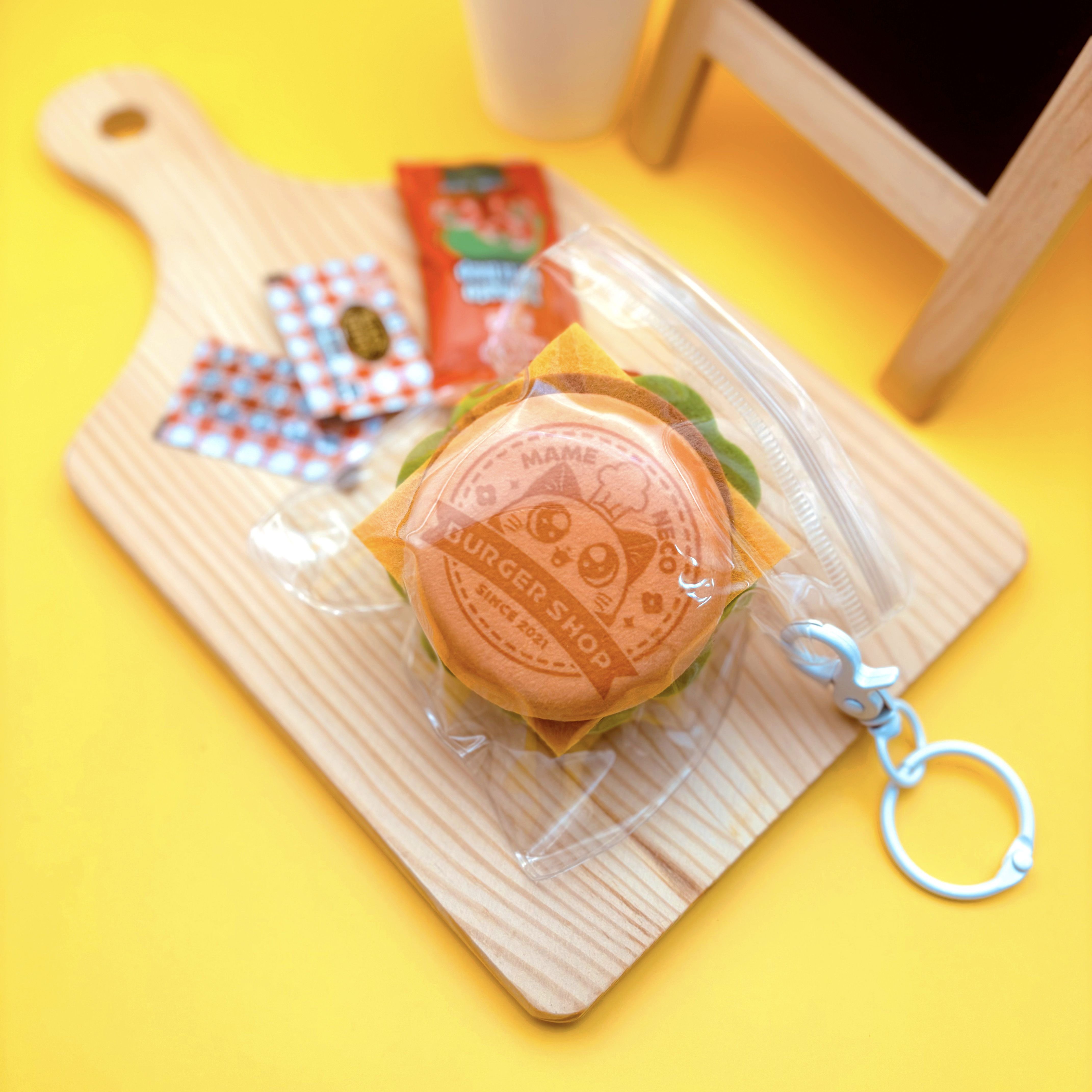 【にじさんじ】まめねこ漢堡絨毛徽章吊飾