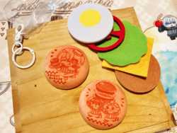[刀劍亂舞]江戶三作漢堡造型毛絨徽章吊飾組🍔𝗧𝗔𝗜𝗞𝗘𝗜 𝗕𝗨𝗥𝗚𝗘𝗥🍔