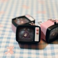 綾部喜八郎 電視吊飾